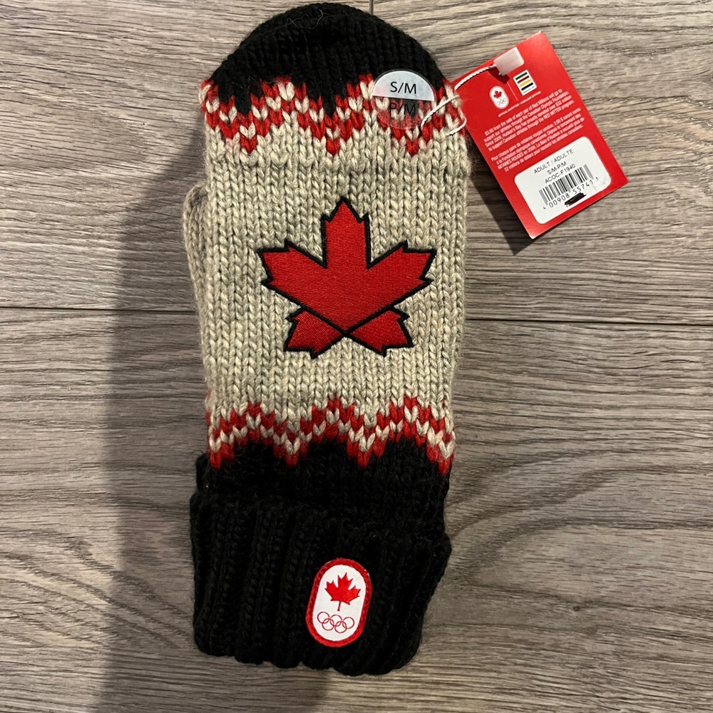 Hudson’s Bay knit mittens